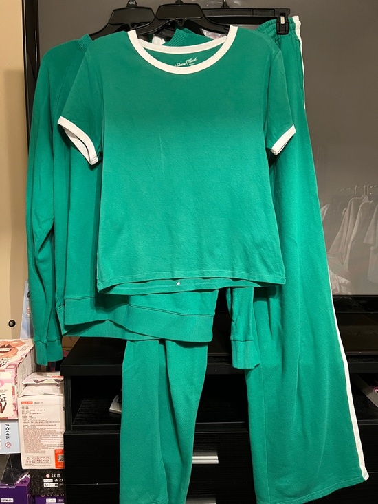 Universal Thread Tops - Universal Thread Sweatshirt, Tee, and Sweatpants